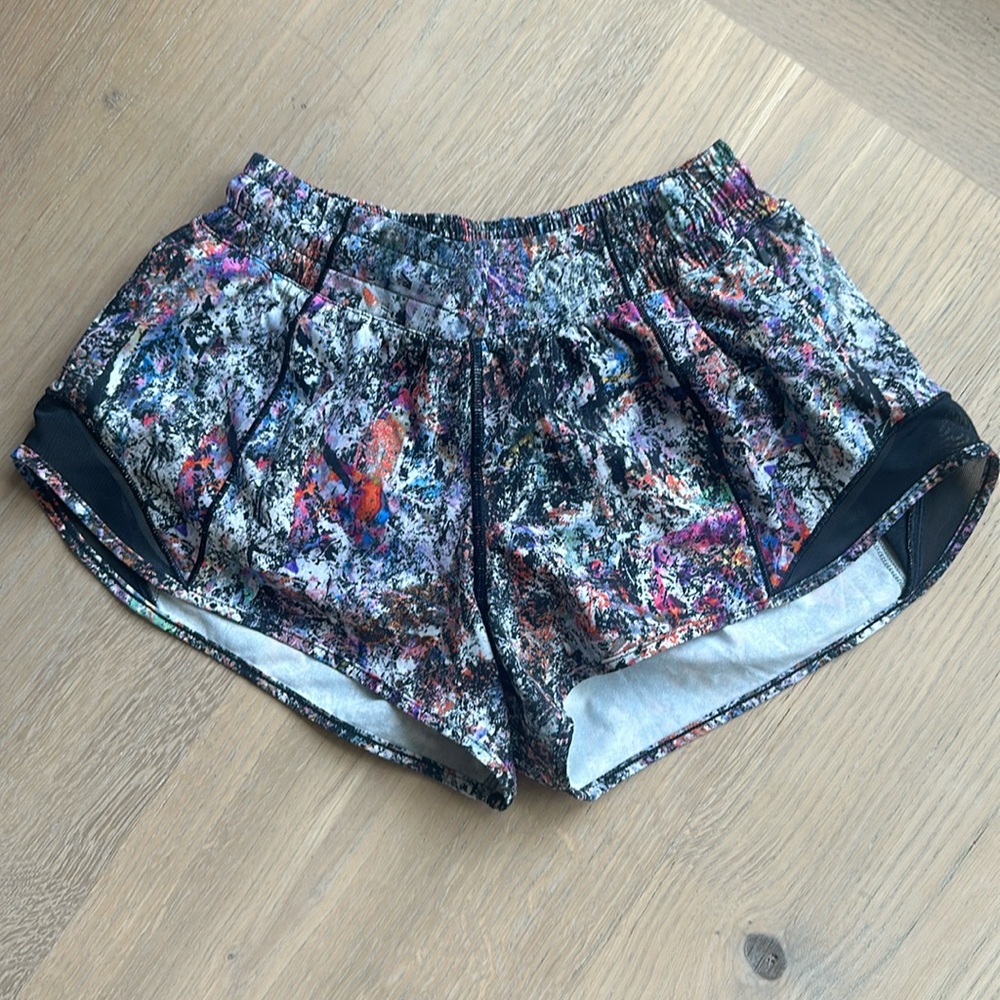 Lululemon Hotty Hot Short 2.5”